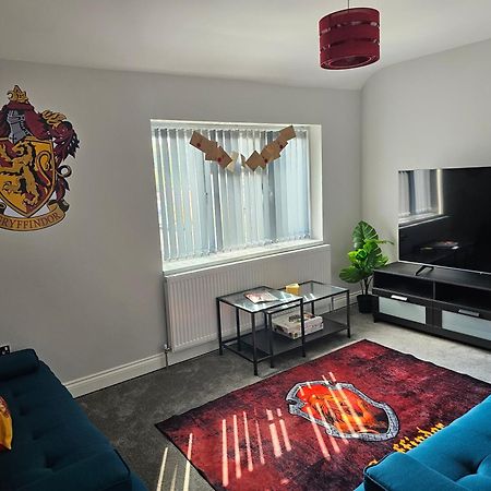 Potters Hideout- 2 Bedroom 2 Bathroom Apartment Watford  Buitenkant foto