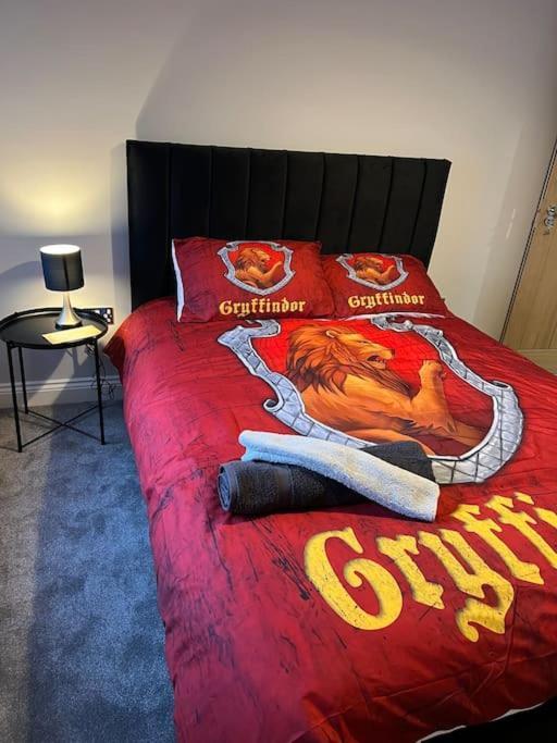 Potters Hideout- 2 Bedroom 2 Bathroom Apartment Watford  Buitenkant foto