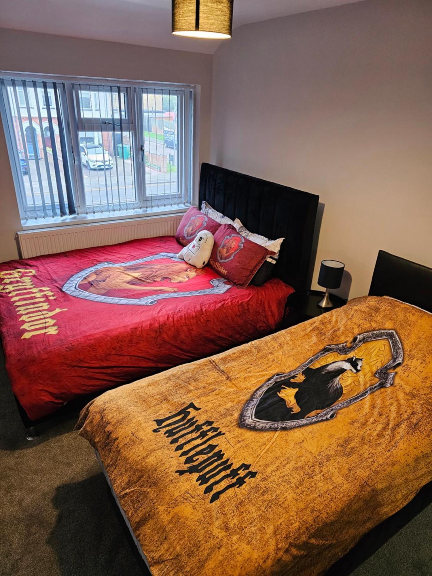 Potters Hideout- 2 Bedroom 2 Bathroom Apartment Watford  Buitenkant foto