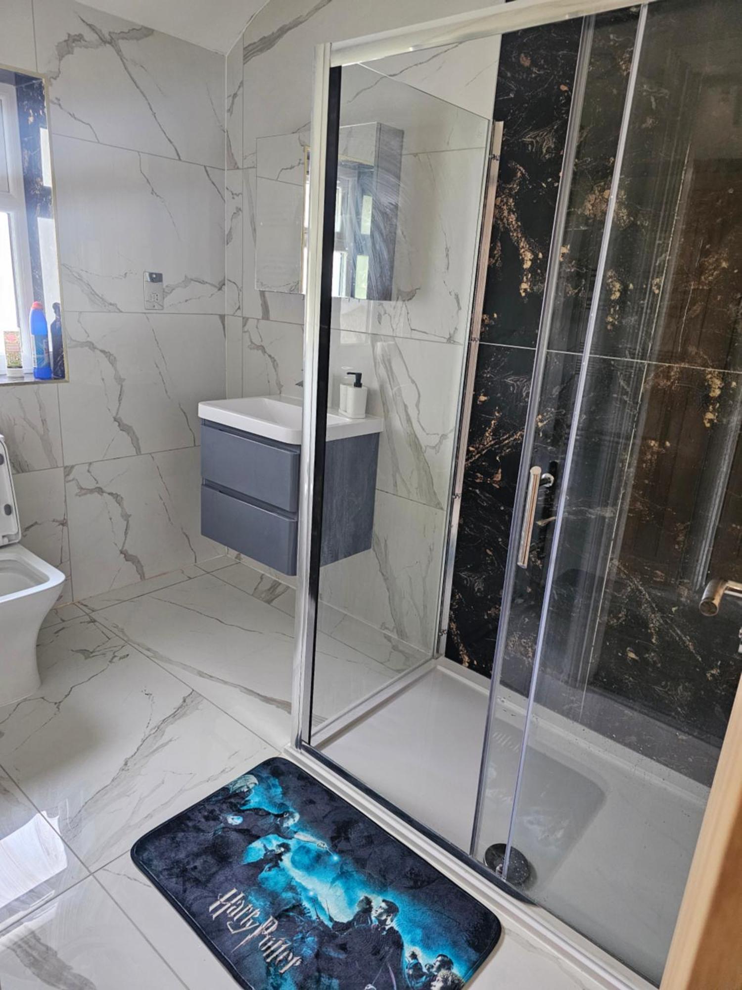 Potters Hideout- 2 Bedroom 2 Bathroom Apartment Watford  Buitenkant foto
